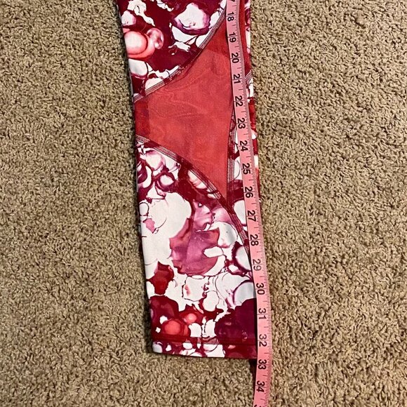 Under Armour Flower Print Compression / Heat Gear Leggings Size Medium - Picture 11 of 11